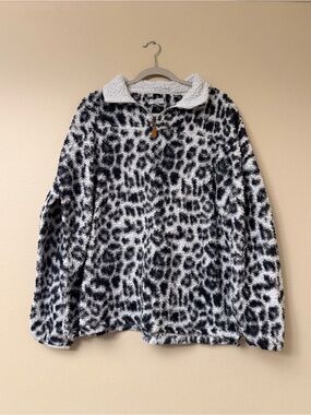 Zip-Front Sherpa Pullover with Leopard Spot Print - Black & White